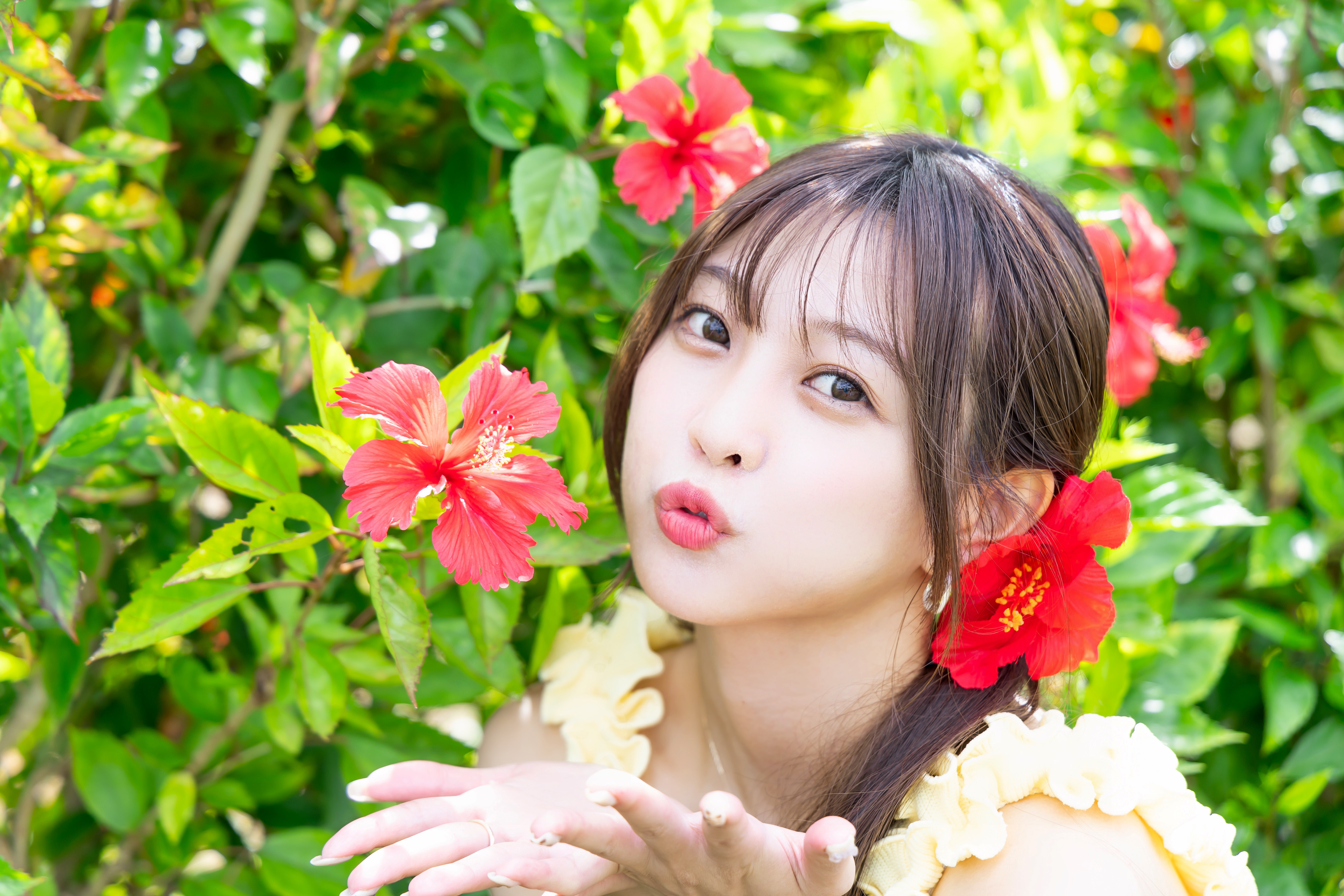 田巻果奈 Contact